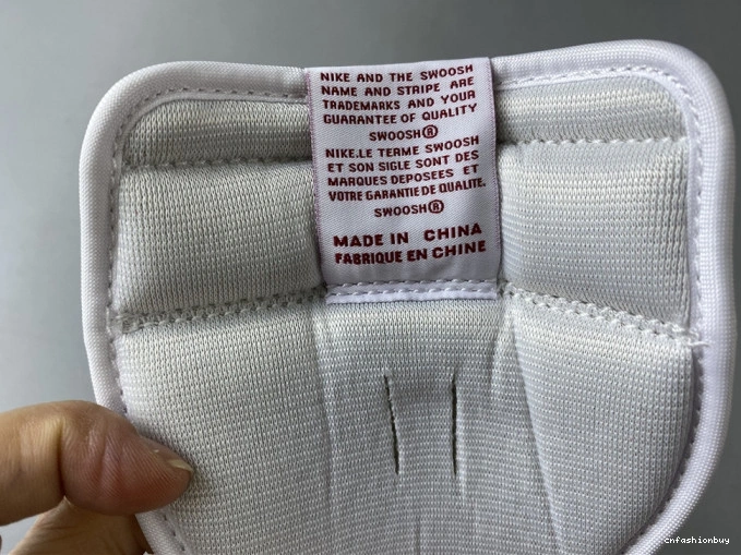 (2017) Retro 1 Red 555088-103 Jordan Air Metallic 0716